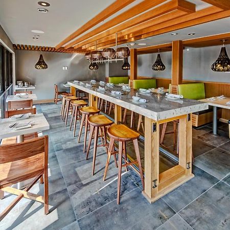 Отель Courtyard By Marriott Оксфорд Экстерьер фото
