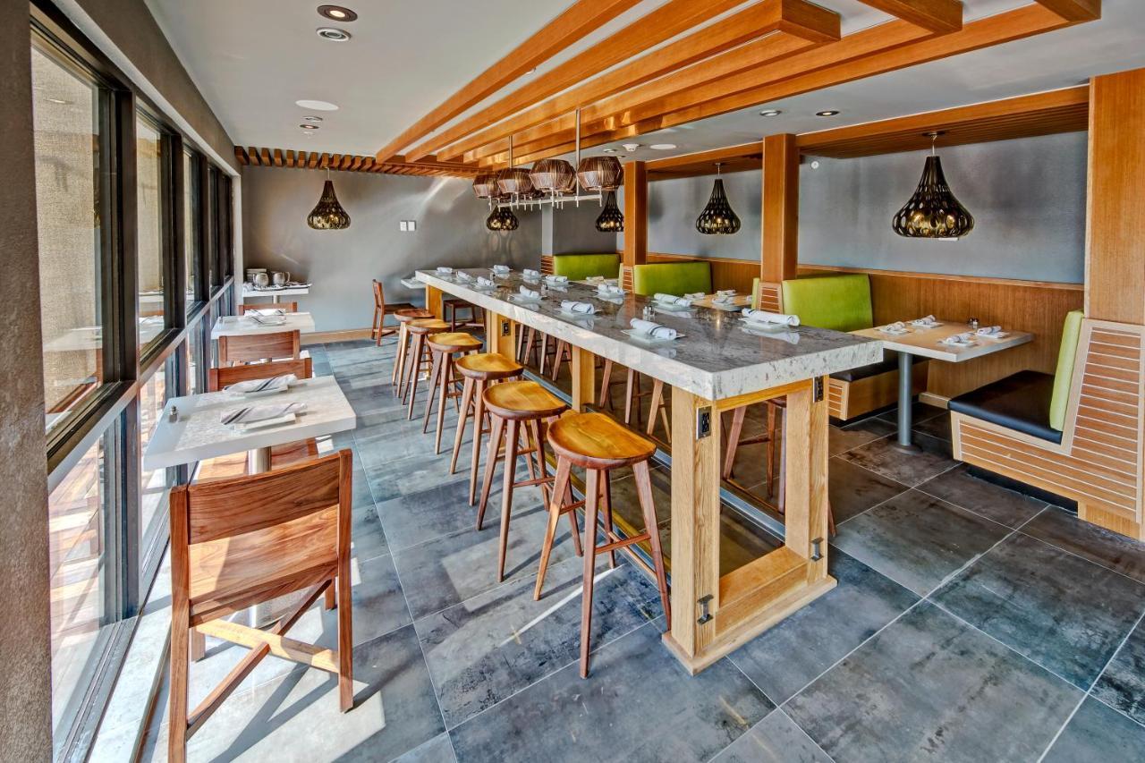 Отель Courtyard By Marriott Оксфорд Экстерьер фото
