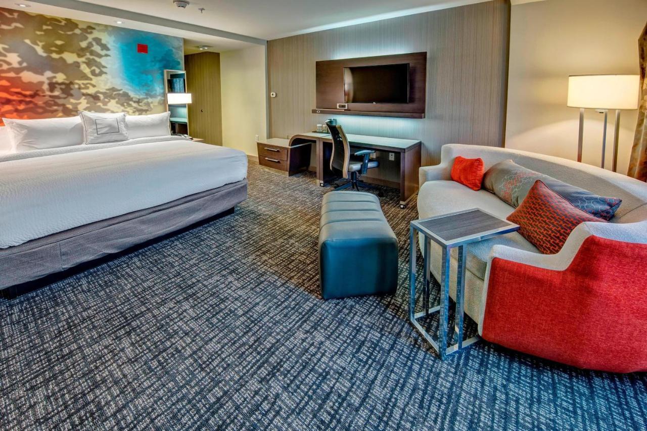Отель Courtyard By Marriott Оксфорд Экстерьер фото