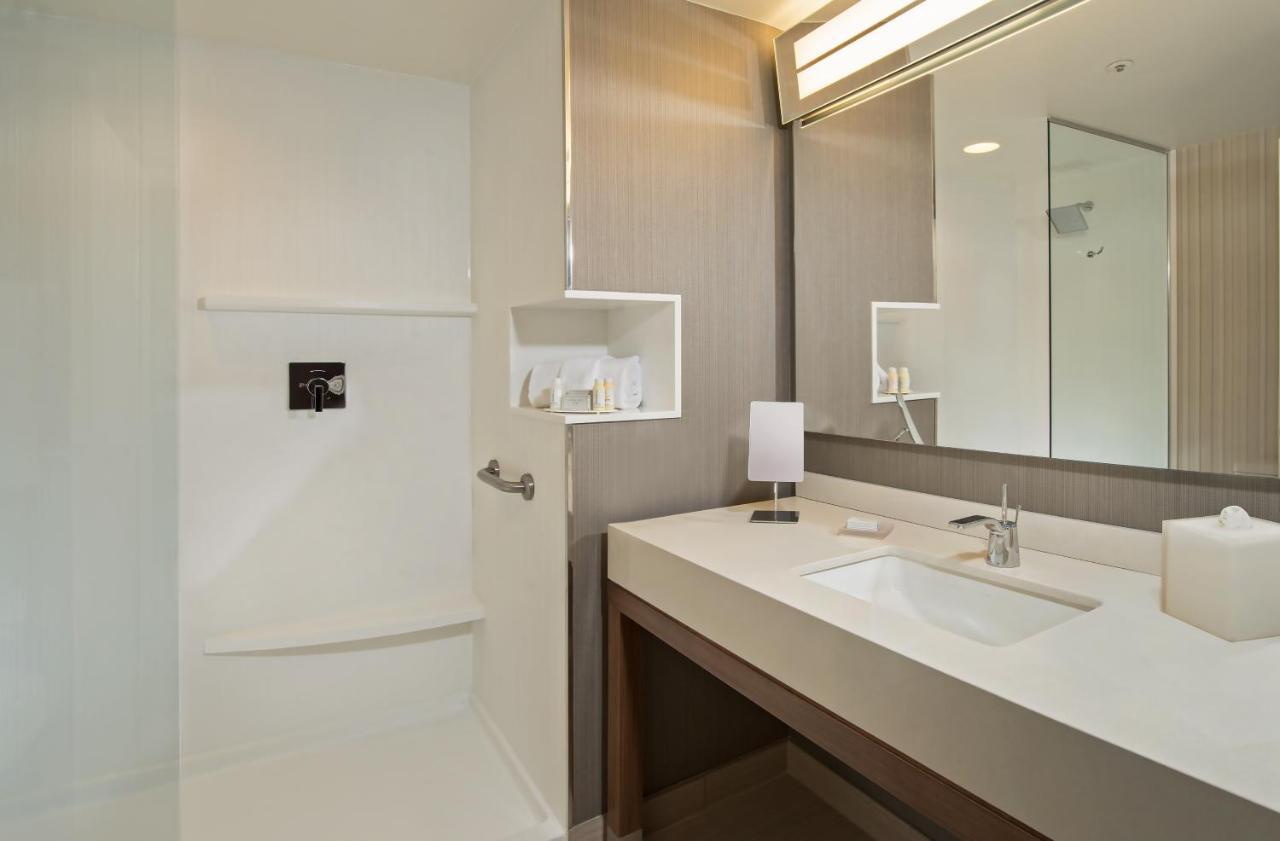 Отель Courtyard By Marriott Оксфорд Экстерьер фото