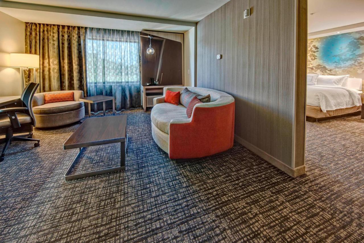 Отель Courtyard By Marriott Оксфорд Экстерьер фото