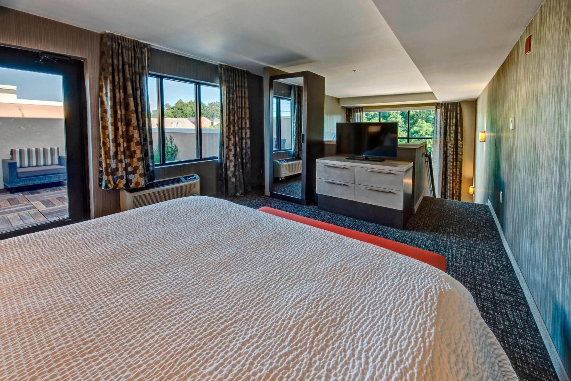 Отель Courtyard By Marriott Оксфорд Экстерьер фото